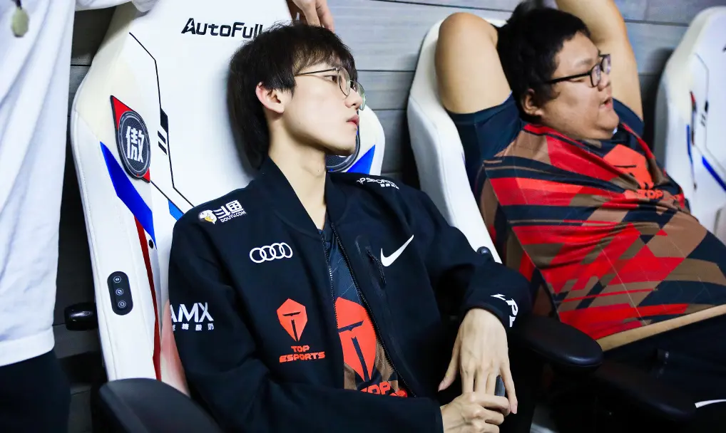 包含TheShy在快船比赛中爆冷，精彩发挥引发热议！的词条