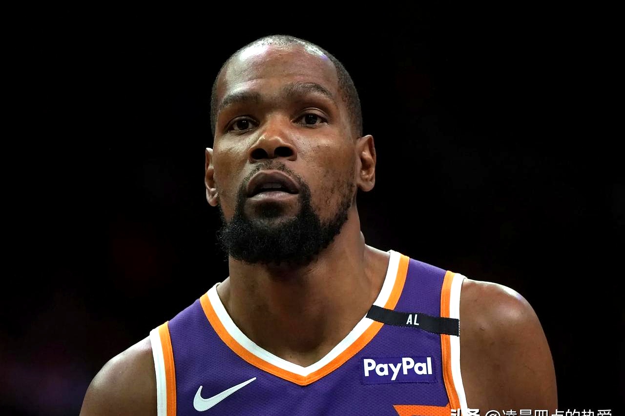 爱游戏-包含杜兰特回归赛场，高光表现首场状态亮眼，巴塞罗那观众沸腾！的词条