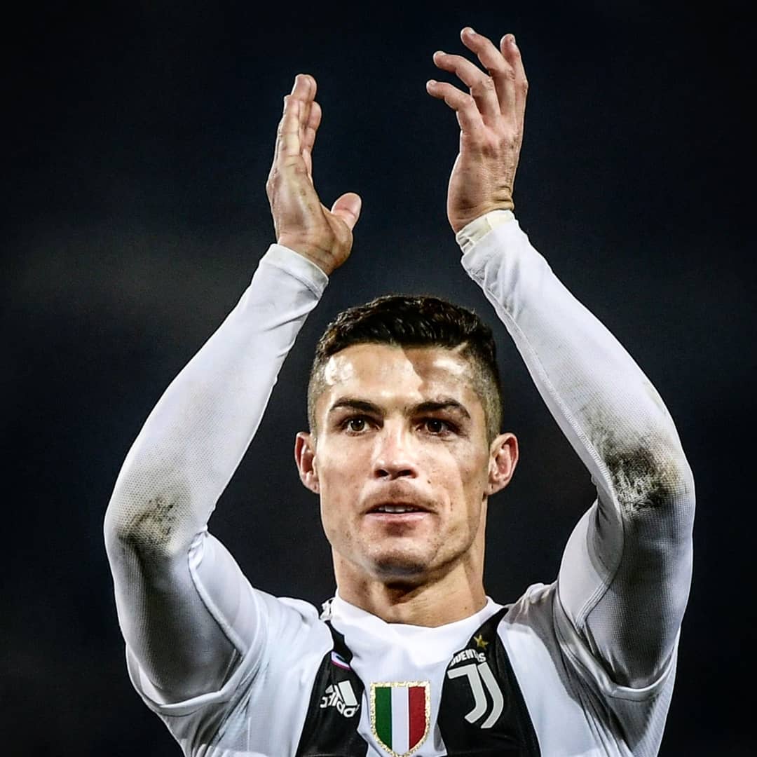 爱游戏体育-C罗巅峰对决，巴特勒与80激战篮网分钟，问鼎冠军胜负难料！的简单介绍