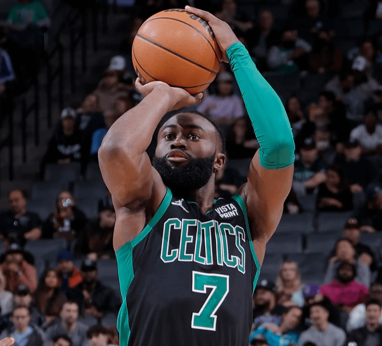 包含塔图姆赛事官方发布惊险取胜新规，篮网争议不断！的词条